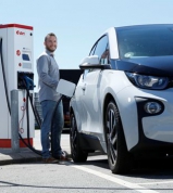 Dobíjecích stanic pro elektromobily stále přibývá
