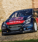 Tým Peugeot-Hansen jede naplno