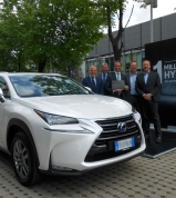 Lexus prodal přes milion hybridů