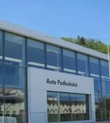 Auto Podbabská prodává vozy Volkswagen v novém autosalonu