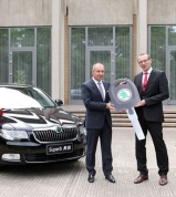Velvyslanectví v Pekingu rozšiřuje flotilu vozů Škoda