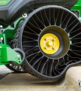 Michelin otevírá továrnu na bezvzduchové pneumatiky