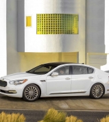 První sedan Kia s pohonem zadních kol pro Severní Ameriku