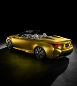 Představil se koncept Lexus LF-C2