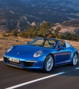 Porsche 911 Targa s inovativně řešenou střechou