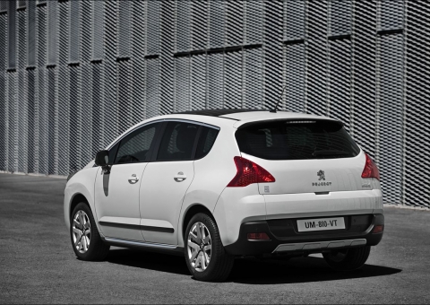 Peugeot_3008HYbrid4_3
