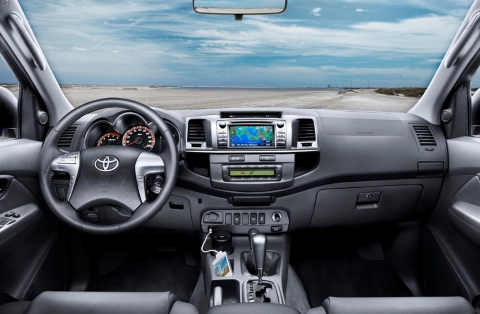 Toyota_Hilux 2012_3.jpg