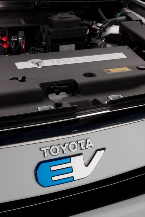 Toyota_RAV4_EV_4.jpg