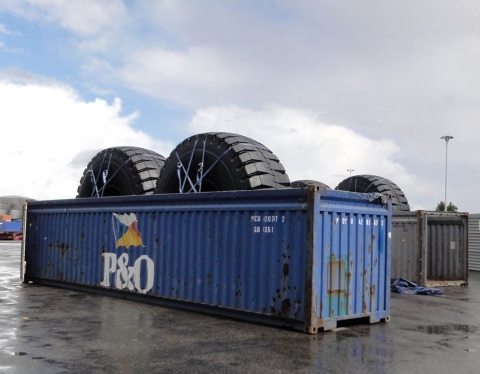 bridgestone_nejvetsi_pneu_1.jpg